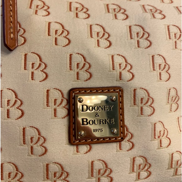 Dooney & Bourke handbag - Picture 3 of 7